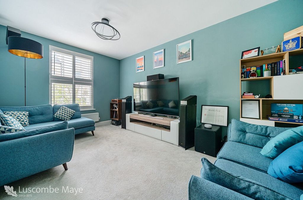 Property photo 3 of 16