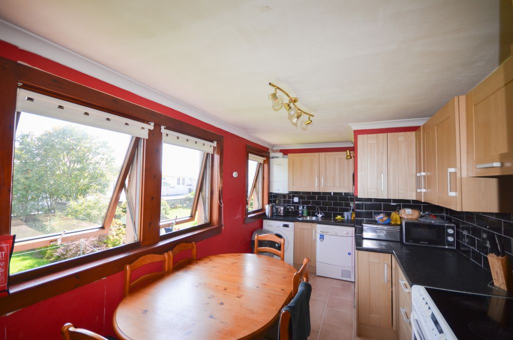Property photo 3 of 24