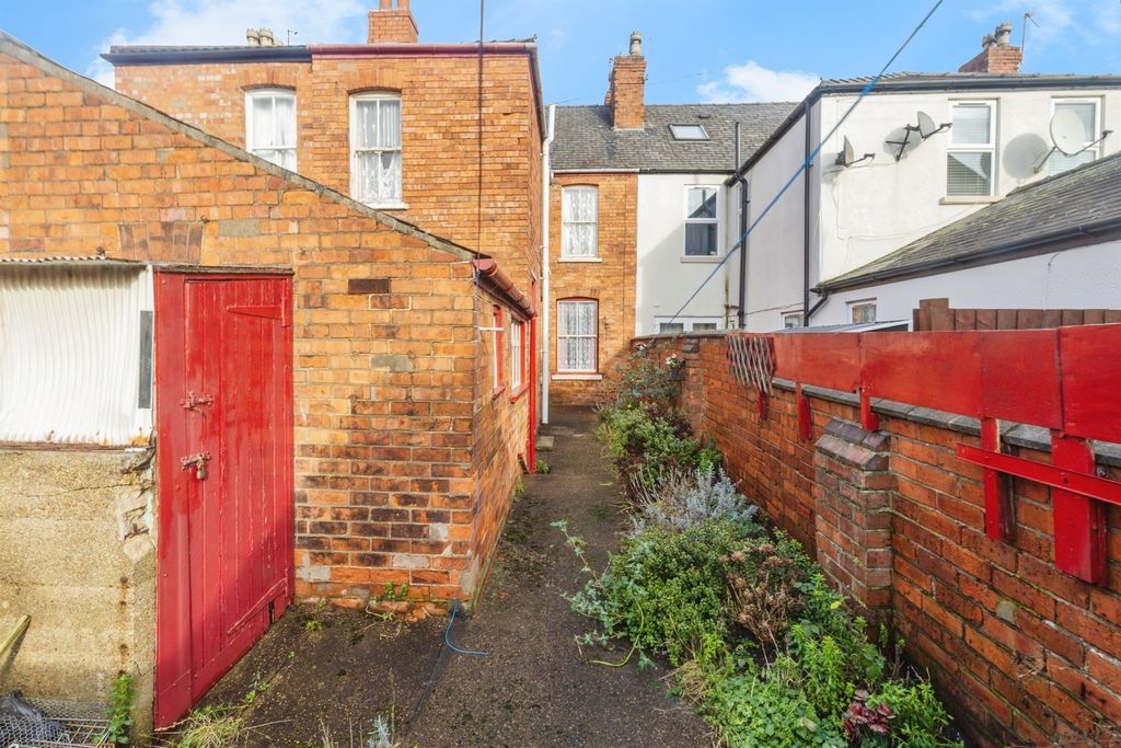 Property photo 2 of 16