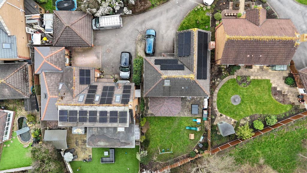 Property photo 3 of 28