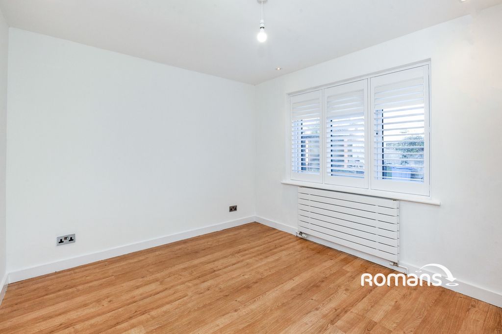 Property photo 3 of 11 Photo