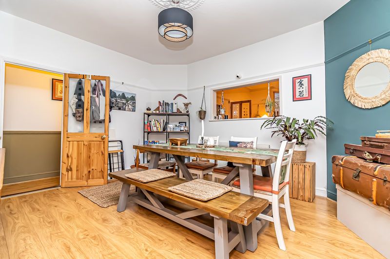 Property photo 2 of 26 .