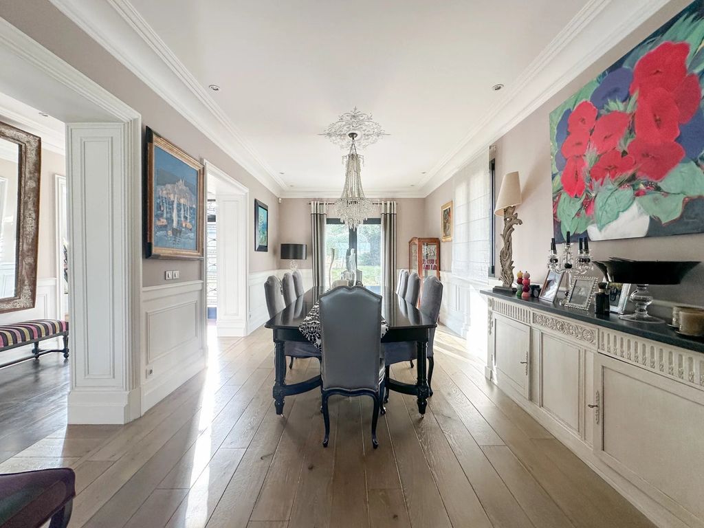 Property photo 3 of 11