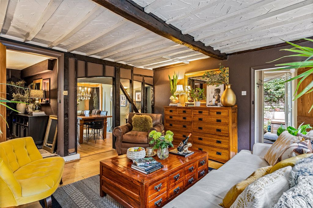 Property photo 2 of 25 Sitting Room