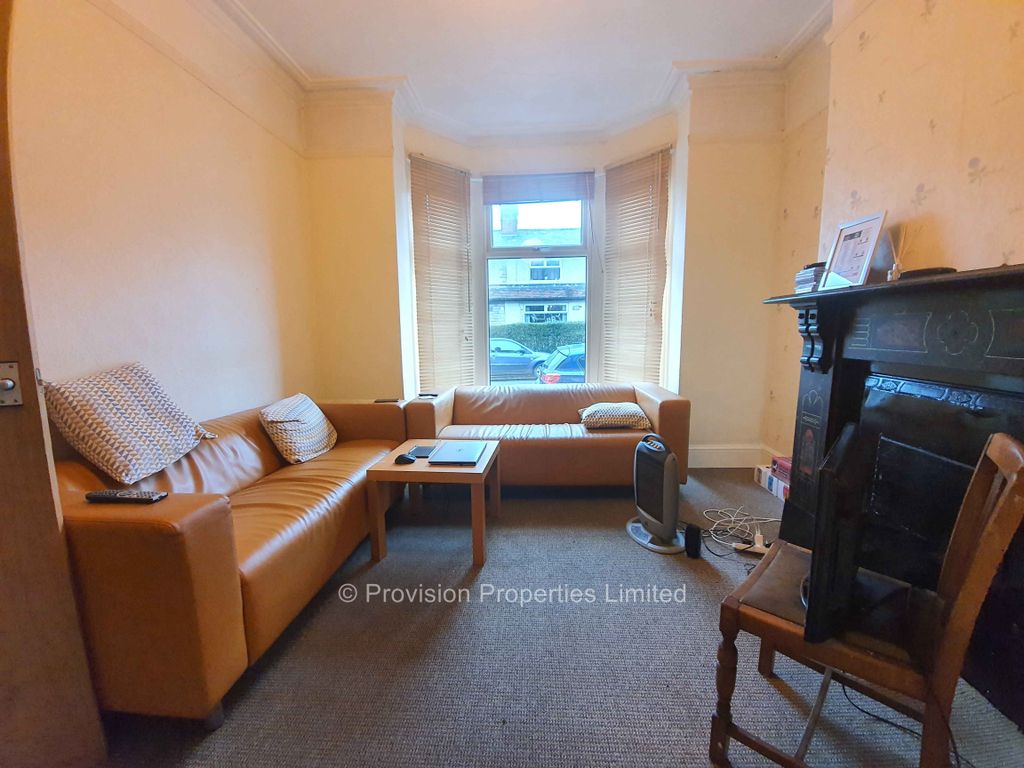 Property photo 1 of 9 Photo