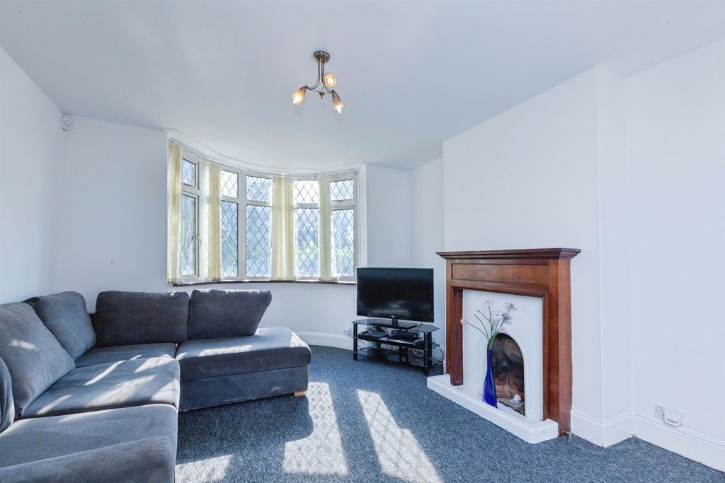Property photo 3 of 19