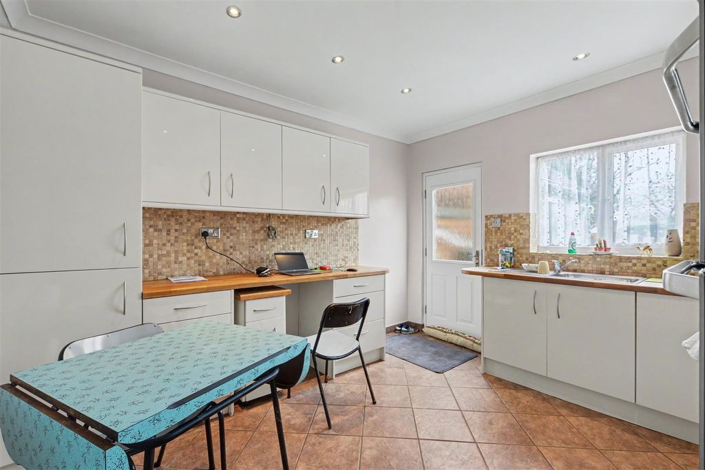 Property photo 3 of 23 Kitchen_1.Jpeg