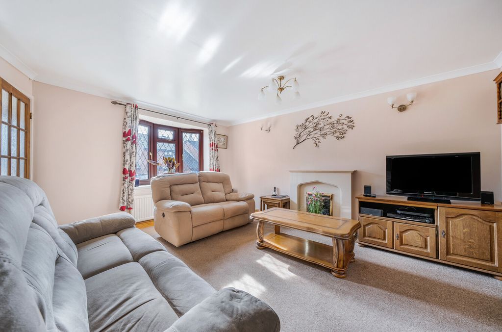 Property photo 3 of 18 12557002