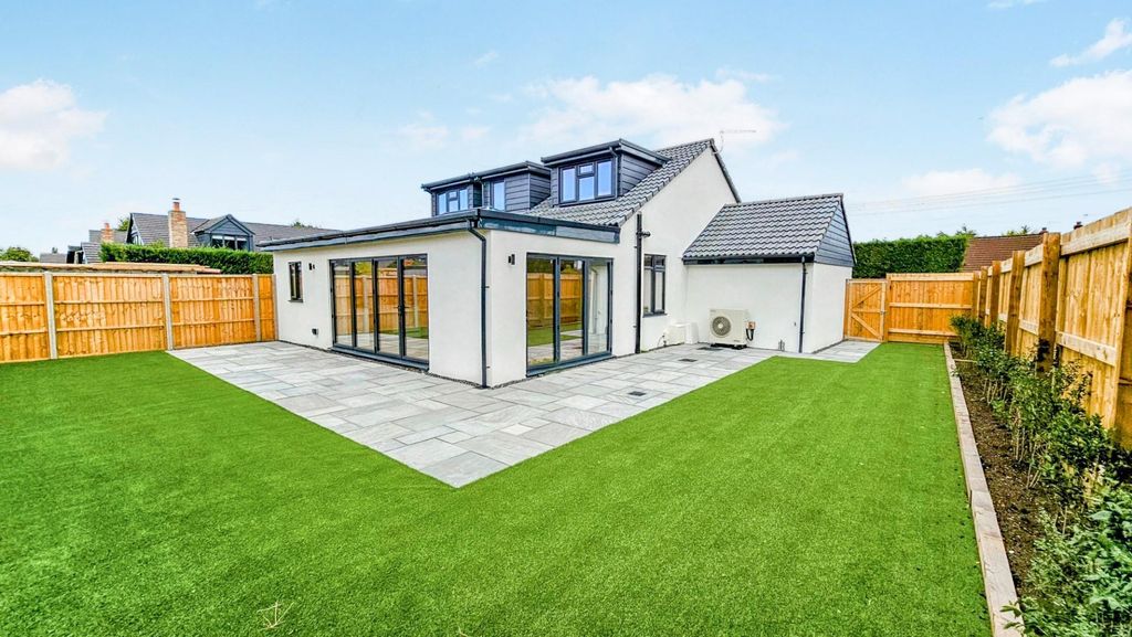Property photo 1 of 10 119 Bristol Road Back Shot 4.Jpg