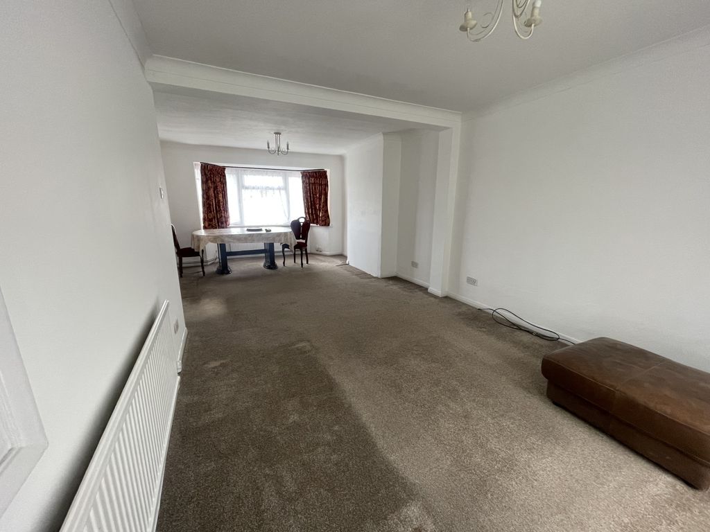 Property photo 1 of 10 3 Bed House To Rent