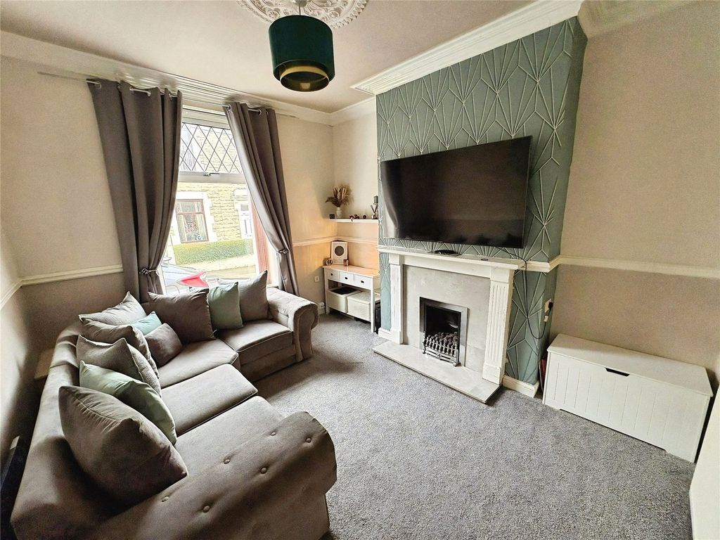 Property photo 2 of 7 Picture No. 12