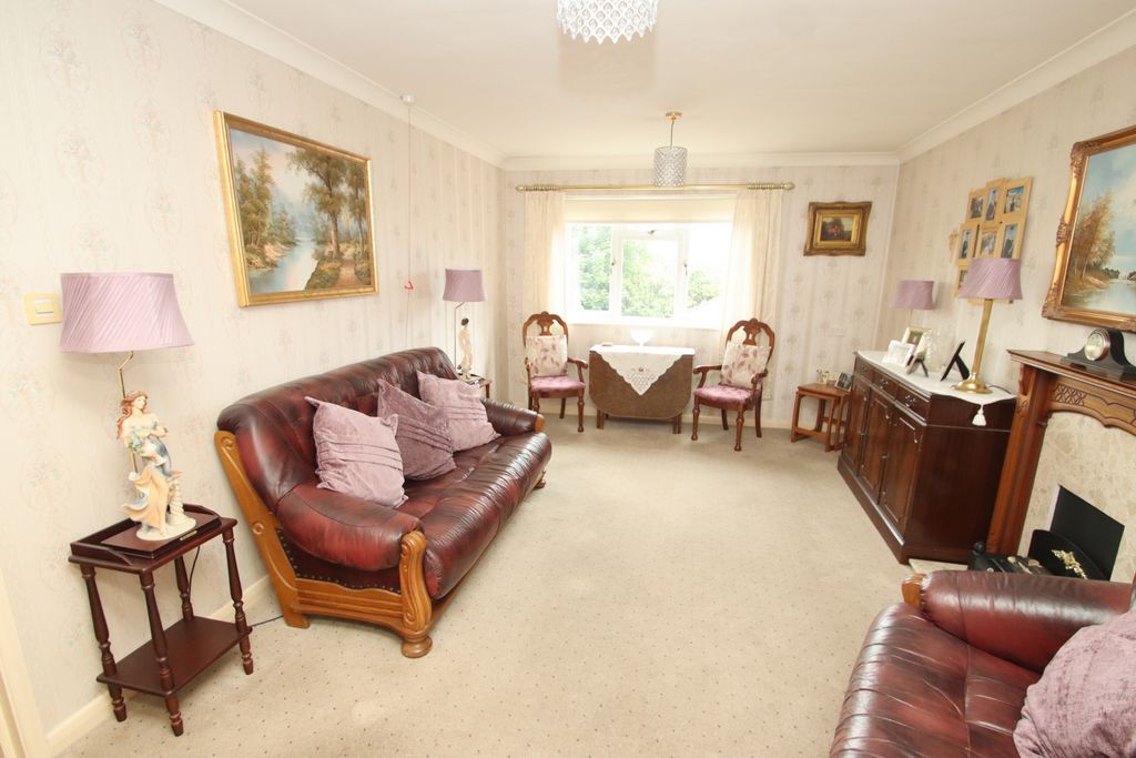 Property photo 2 of 13 Photo 4