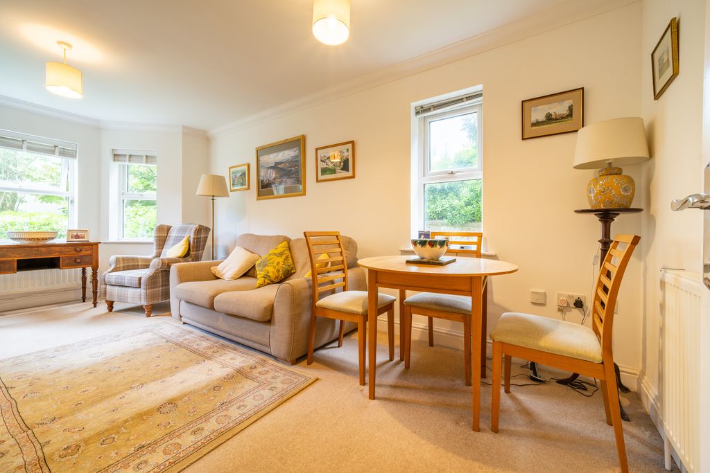 Property photo 2 of 11