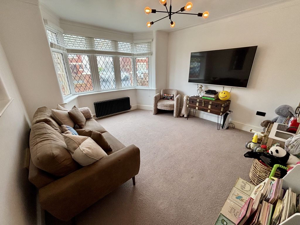 Property photo 2 of 25