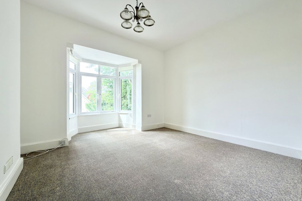 Property photo 2 of 10 Picture No. 17