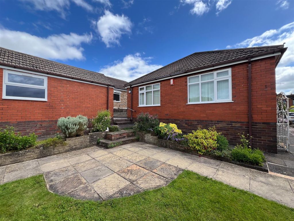 Property photo 3 of 21