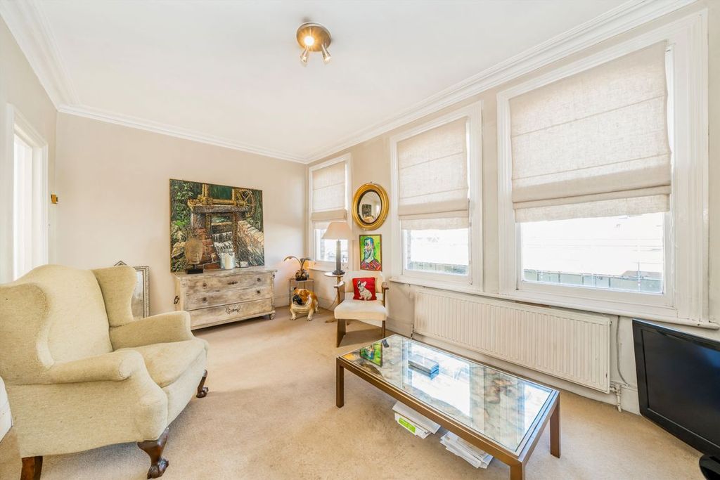 Property photo 2 of 8