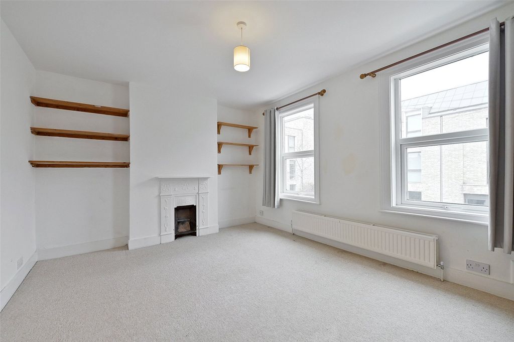 Property photo 2 of 11 Bedroom One