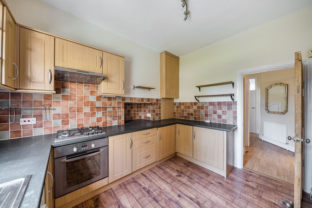 Property photo 2 of 16 Picture No. 12