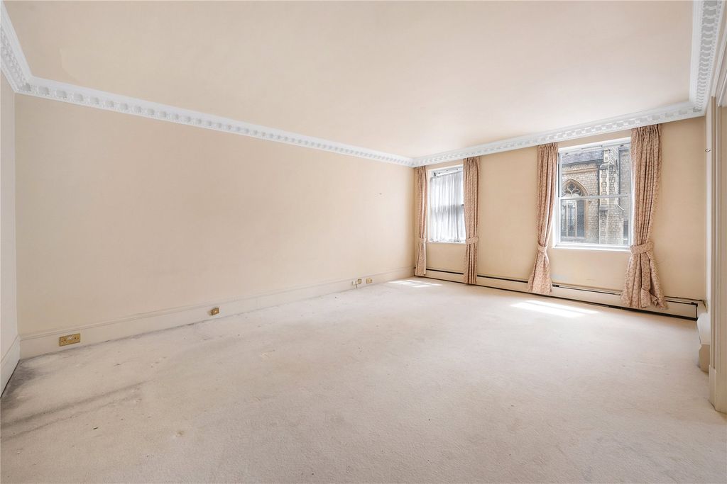 Property photo 3 of 17 Picture No. 06