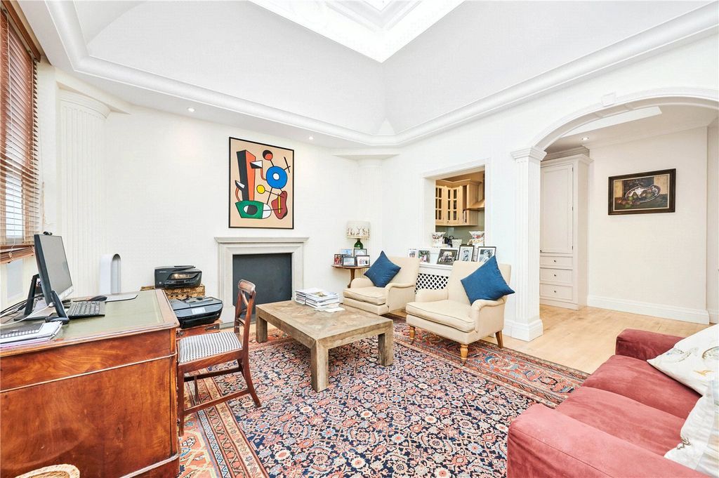 Property photo 2 of 8
