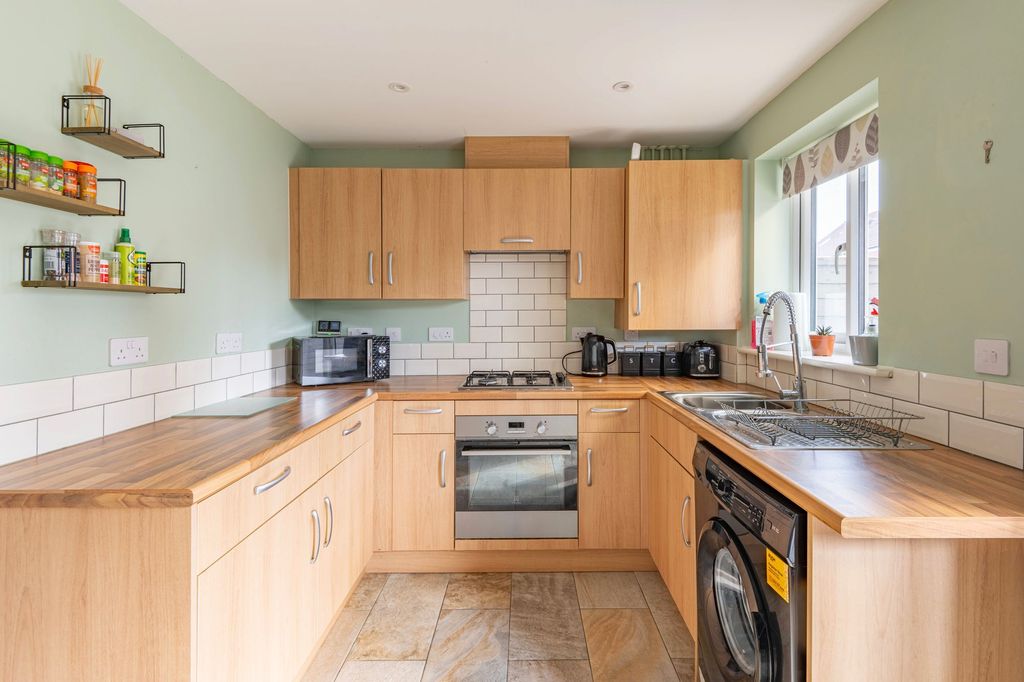 Property photo 3 of 14