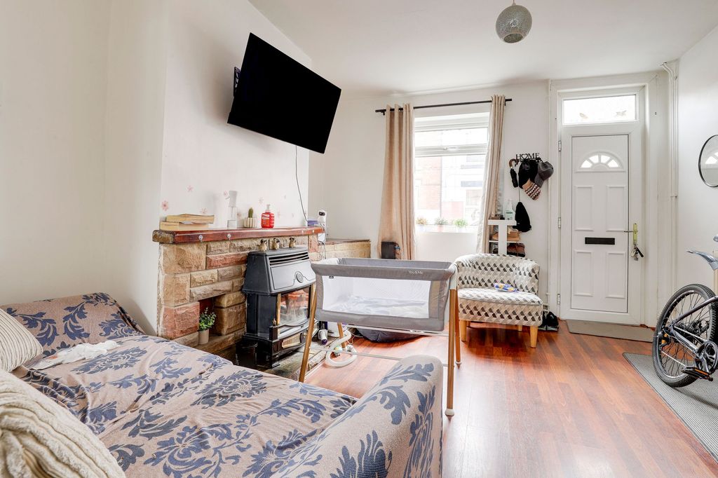 Property photo 2 of 11