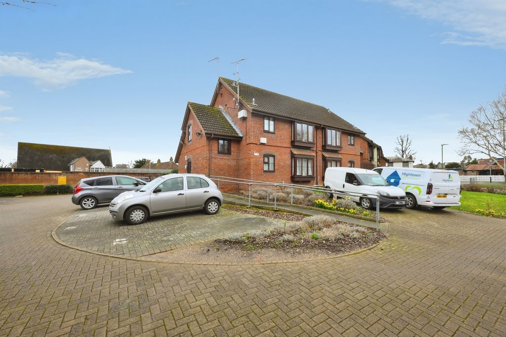 Property photo 3 of 14