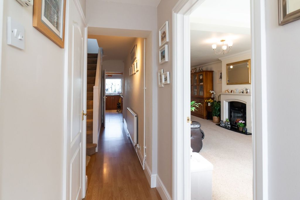Property photo 3 of 31