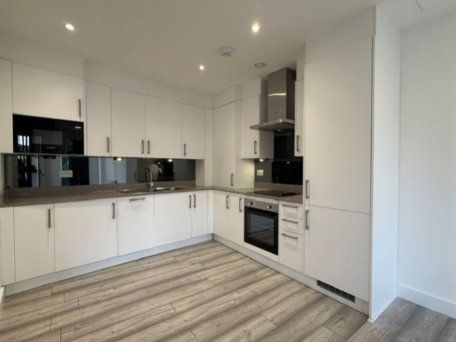 Property photo 3 of 7 Kitchen