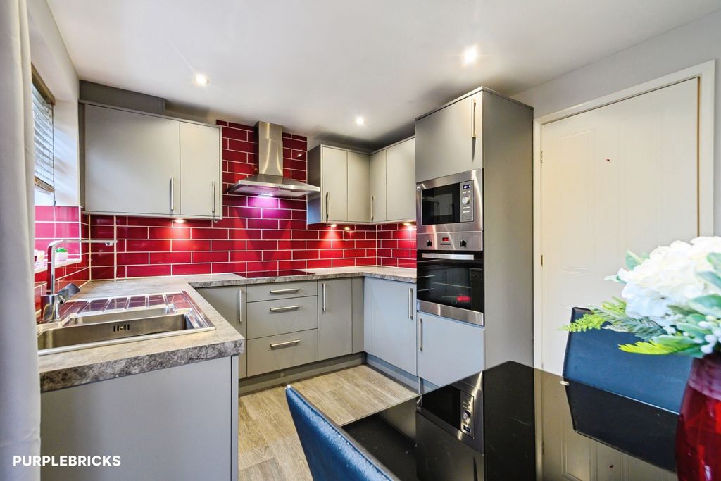 Property photo 3 of 22 Kitchen/Diner