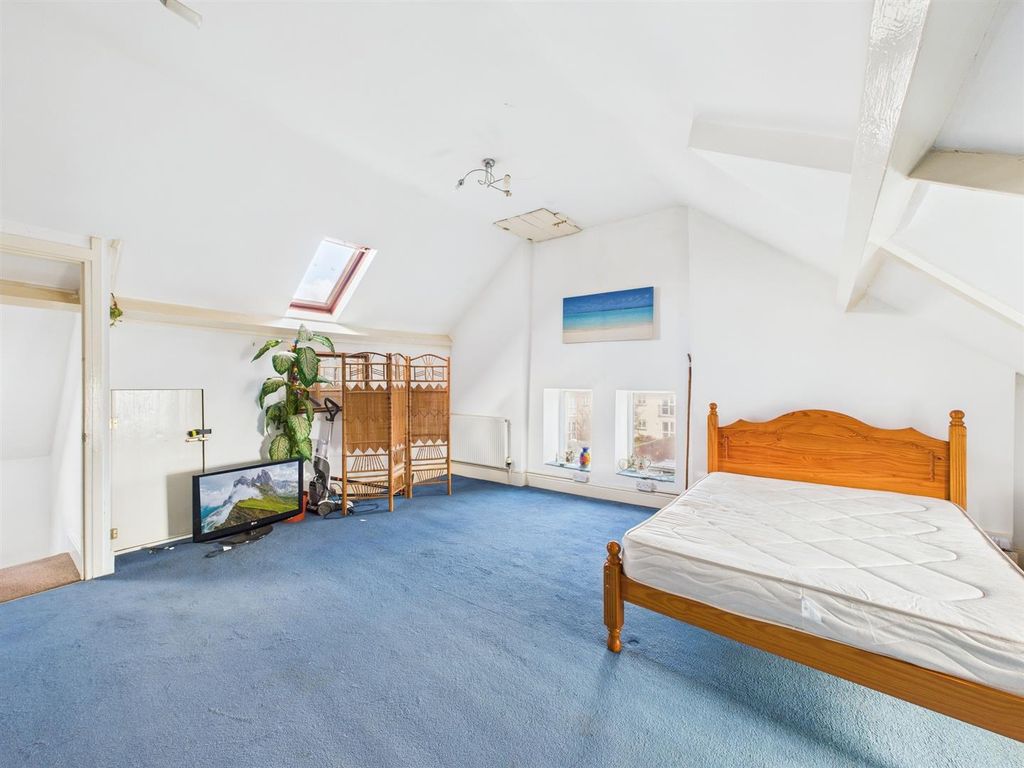 Property photo 2 of 12 Cam02295G0-Pr0310-Still009.Jpg