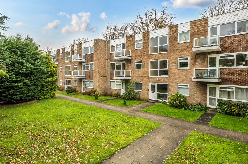 Property photo 1 of 11 Front