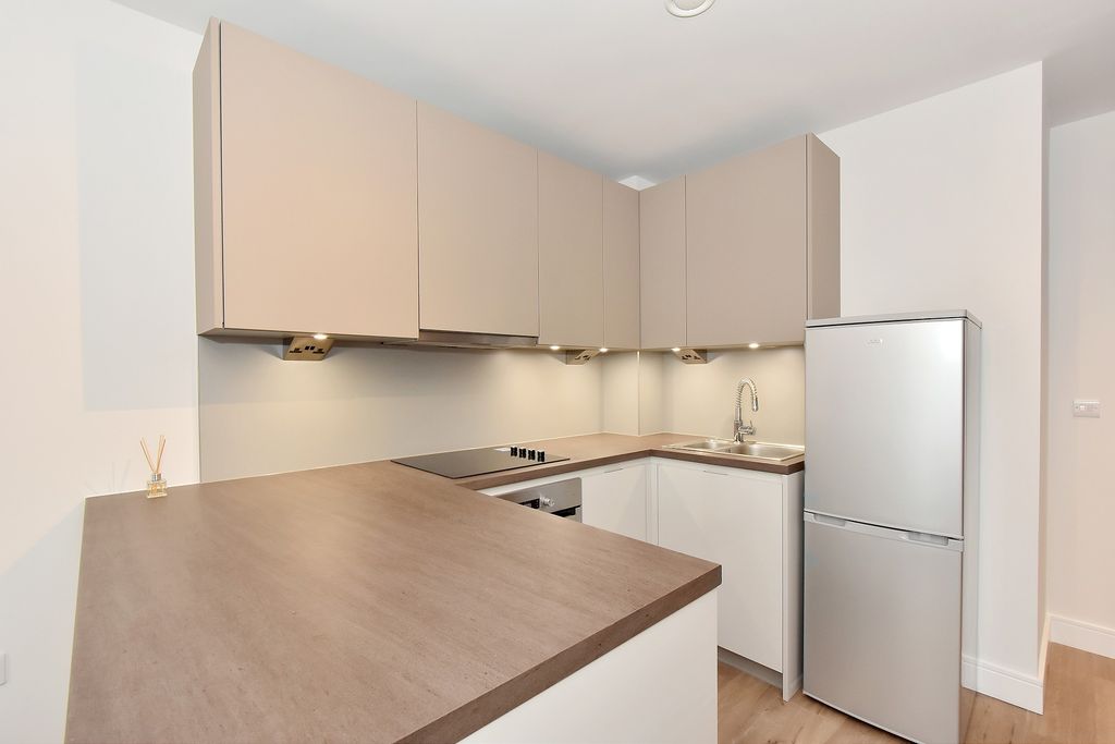 Property photo 3 of 7 Picture 3