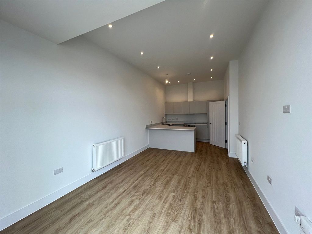 Property photo 3 of 7 Picture No. 12