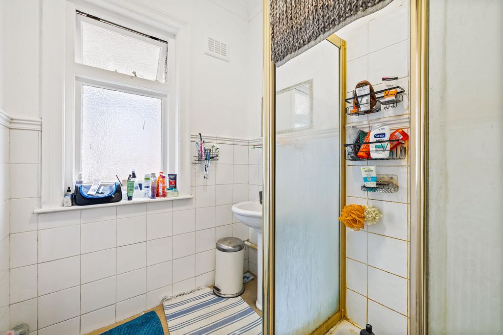 Property photo 3 of 12 Bathroom