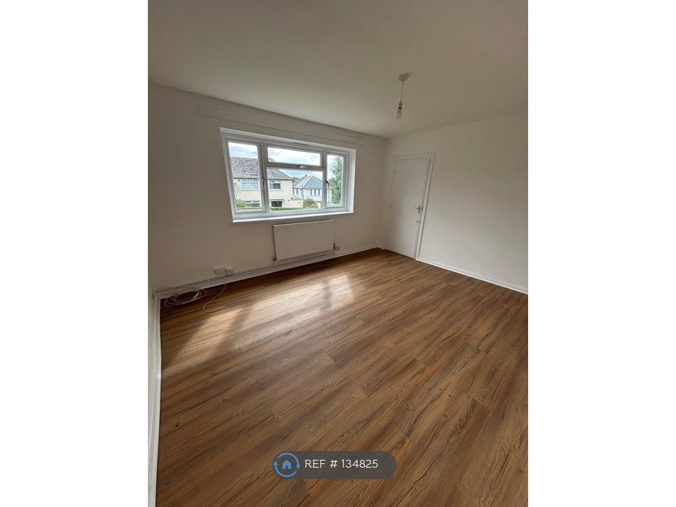 Property photo 2 of 18 Living Room