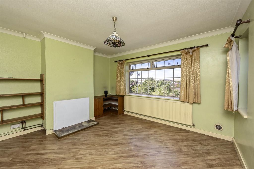 Property photo 3 of 16 Living Room