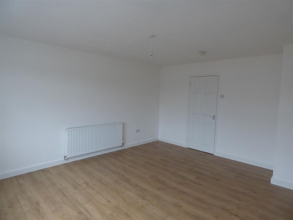 Property photo 2 of 7 Lounge