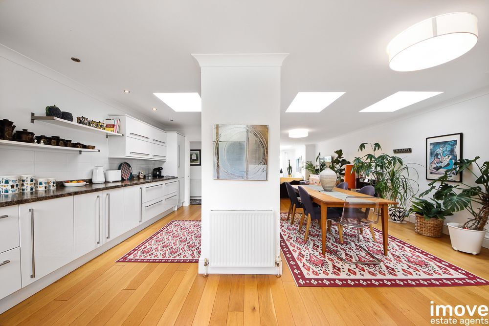 Property photo 3 of 25