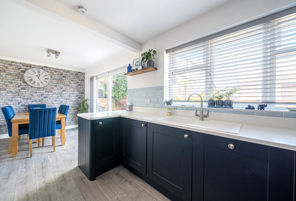 Property photo 2 of 16 1320905-6-686E53F...