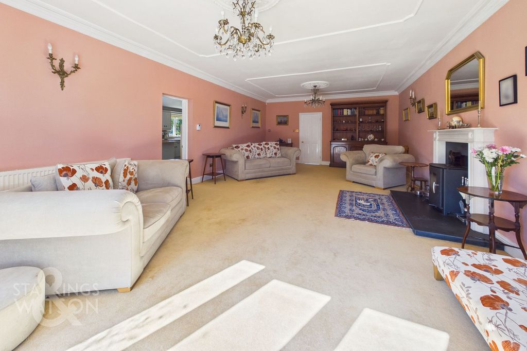 Property photo 3 of 43