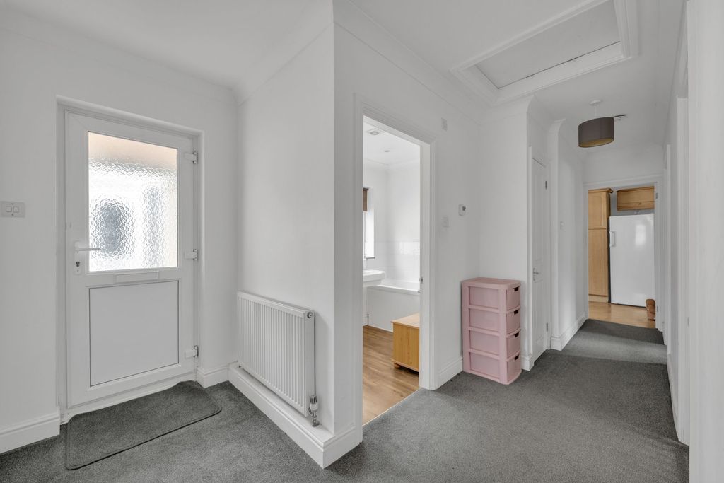 Property photo 3 of 37