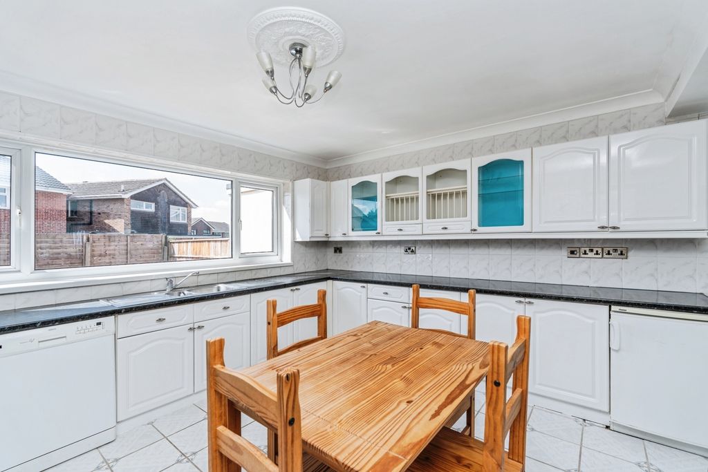 Property photo 2 of 16 Pbox-Img.Jpg
