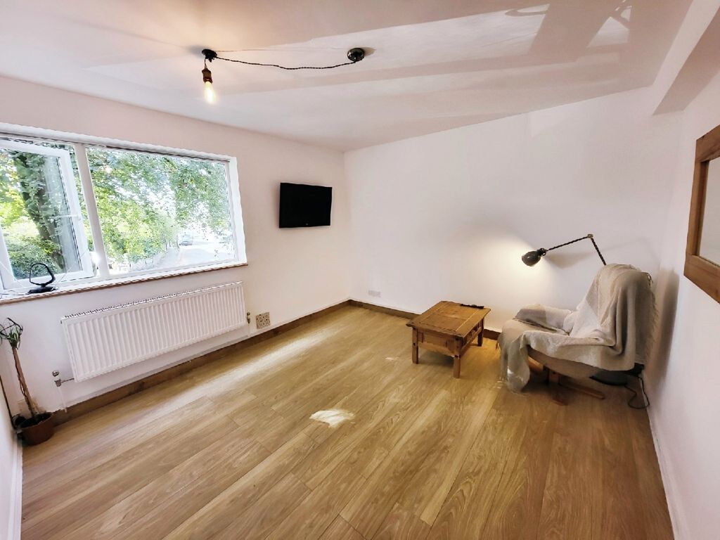 Property photo 2 of 12 Picture No. 07