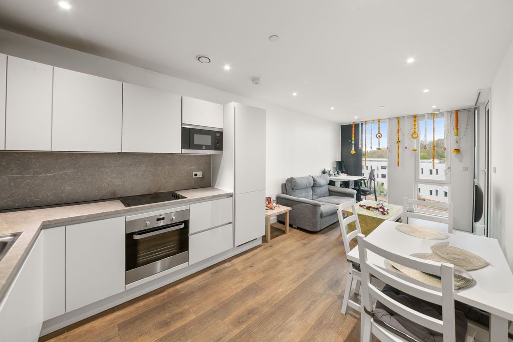 Property photo 1 of 16 Photo 2