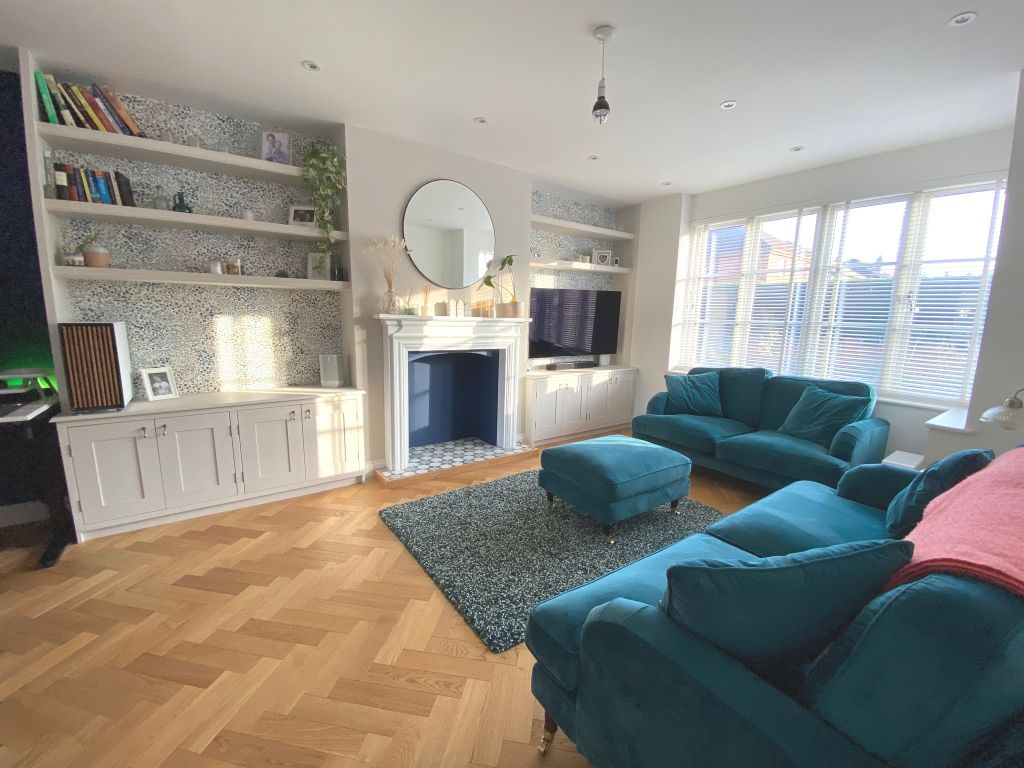 Property photo 2 of 18