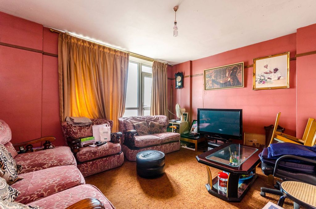 Property photo 3 of 4