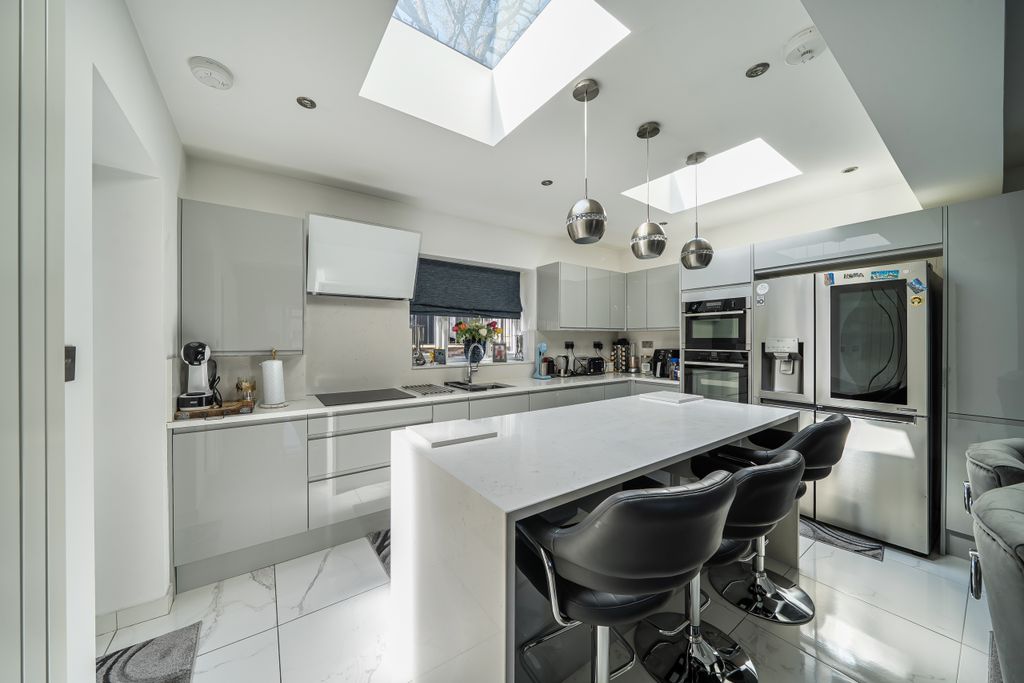 Property photo 2 of 13 1434867-8-69c51F8278c88