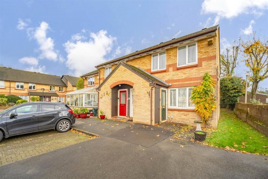 Property photo 1 of 6 Front Aspect